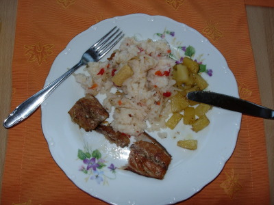 gebratener Fisch mit Ananas und Asia-Reis