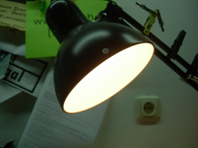 die Lampe schaltet :)